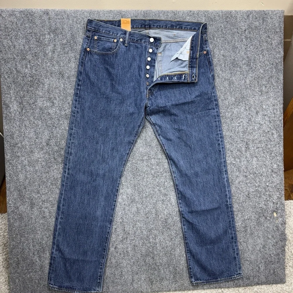 Levi's 501 straight leg button fly jeans men's size 40 40x34